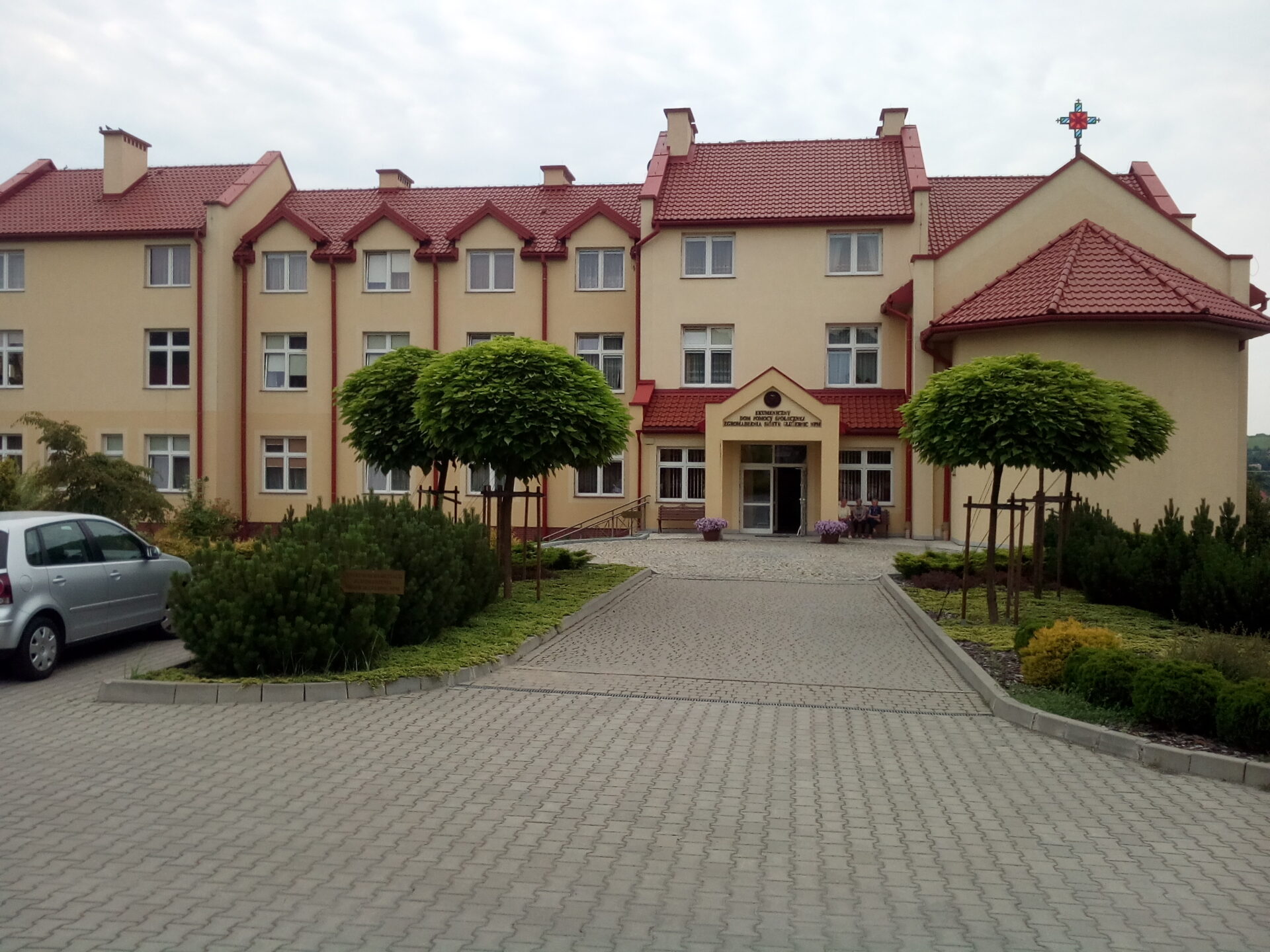 Спільнота Сестер Служебниць НДМ запрошує до Дому Божого Милосердя в Пралківцях