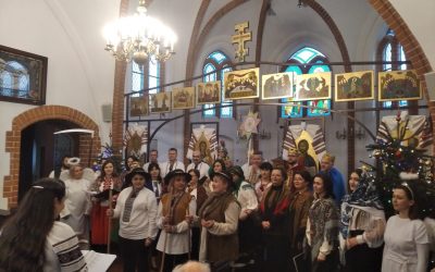 Церковний хор з Кошаліна з колядою в Тшеб’ятові  