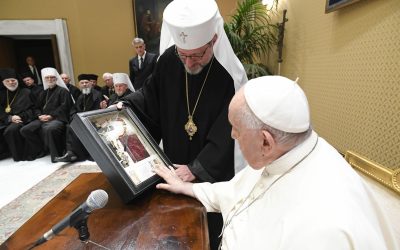 Що українські єпископи подарували Папі?